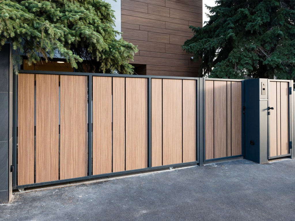 portail en bois et metal